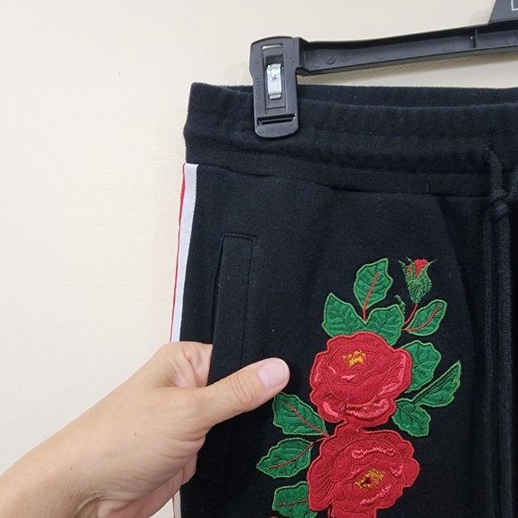Reason black joggers with rose embroidered front men's size medium - Picture 5 of 12